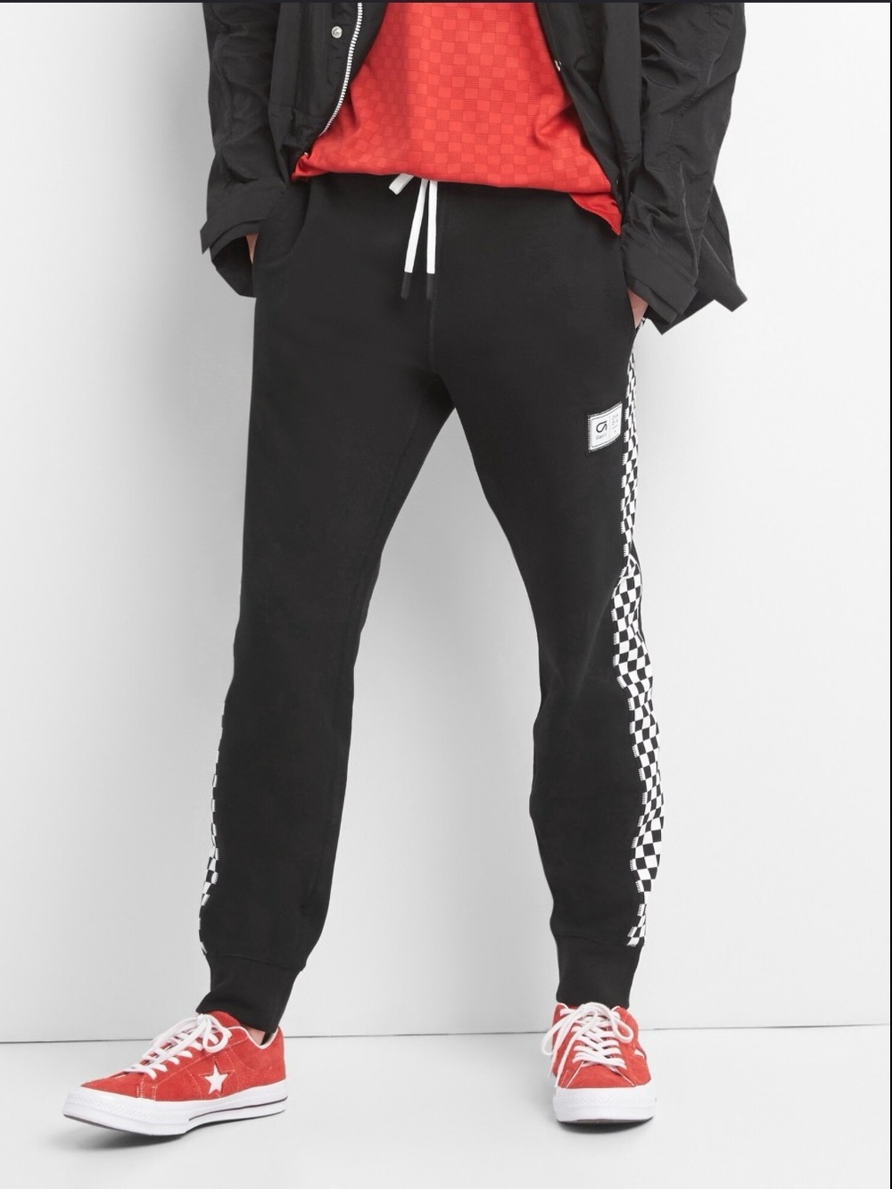 GAP Fit Ovadia Black Sweatpants with Black & White Checker Side Stripes M